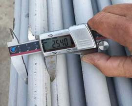 304L Stainless Steel Seamless Pipes Testing